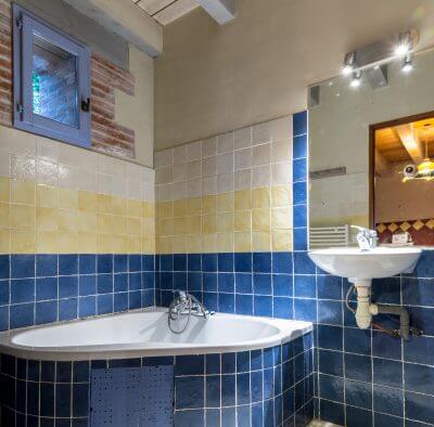 Gites et Chambres Hôtes le Le Mas Bazan Gîtes & Chambres d'hôtes à Proximité de Collioure prêt de Collioure salle de bain-sejour-detente-maison-hote