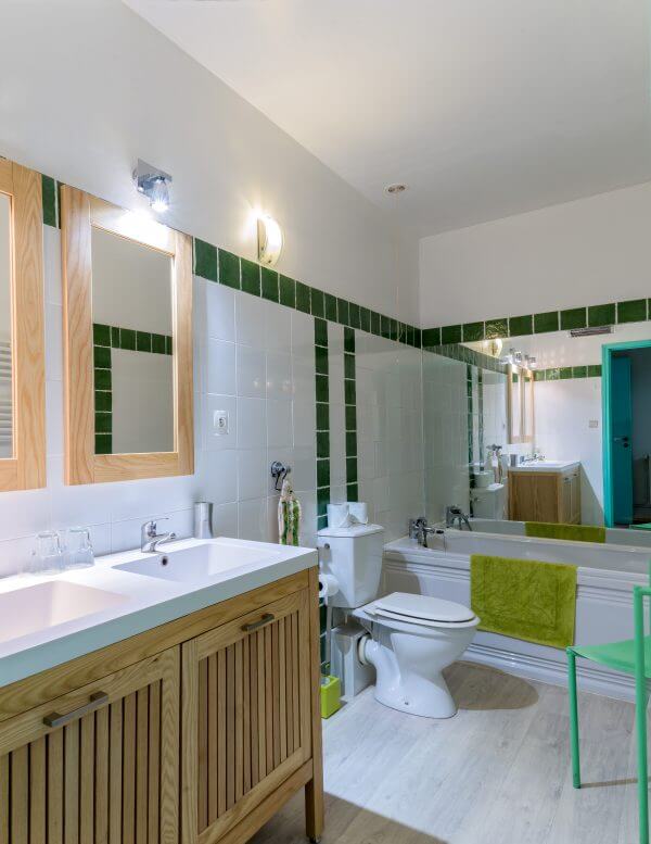 Gites et Chambres Hôtes le Le Mas Bazan Gîtes & Chambres d'hôtes à Proximité de Collioure prêt de Collioure chambre d'hote-chambre-séjour-gite-salle de bain