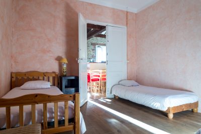 Gites et Chambres Hôtes le Le Mas Bazan Gîtes & Chambres d'hôtes à Proximité de Collioure prêt de Collioure chambre-séjour-gite-hote-famille