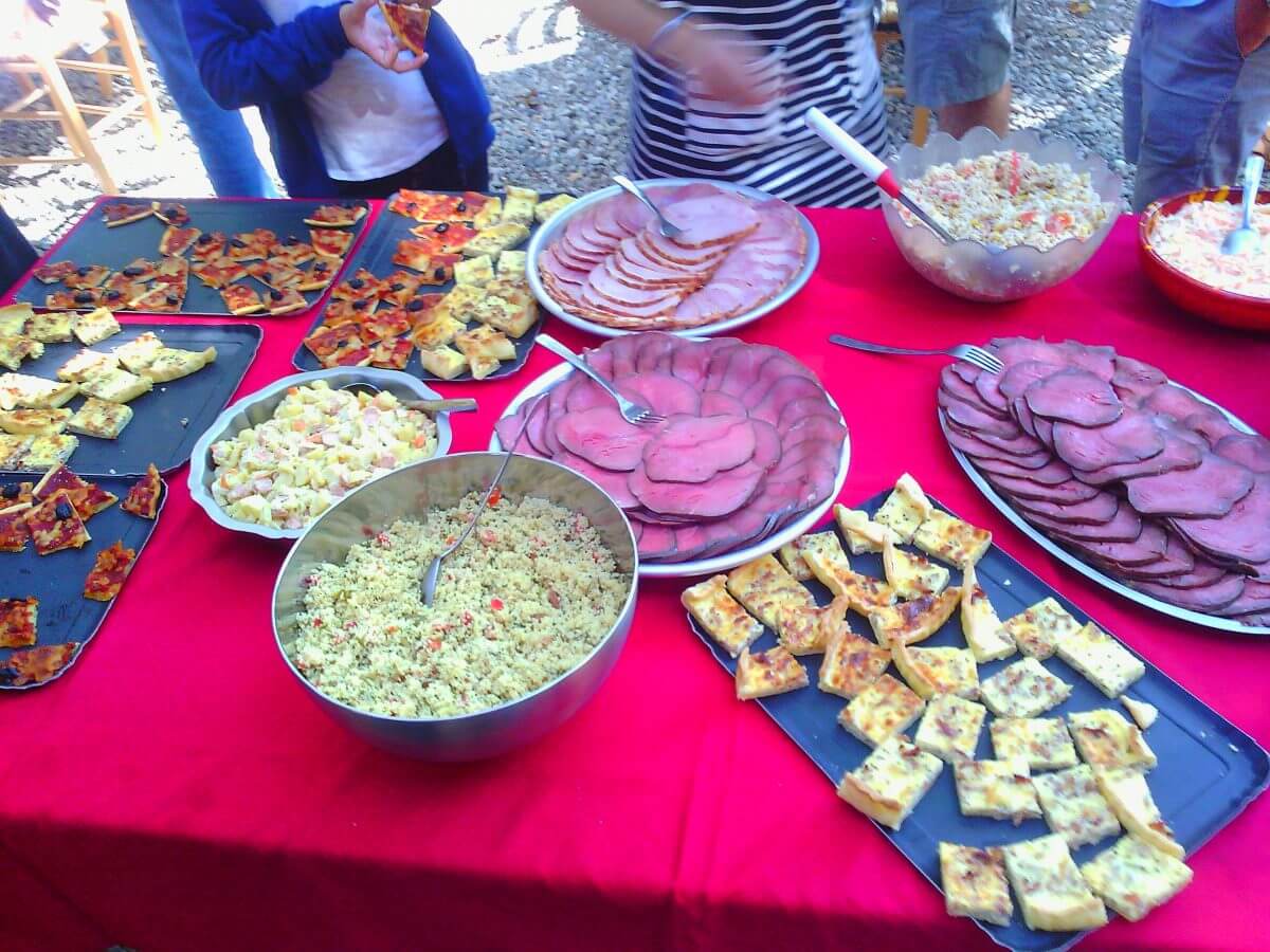 Gites et Chambres Hôtes le Le Mas Bazan Gîtes & Chambres d'hôtes à Proximité de Collioure prêt de Collioure buffet-froid-accueil-réception-gite-hote-vacances