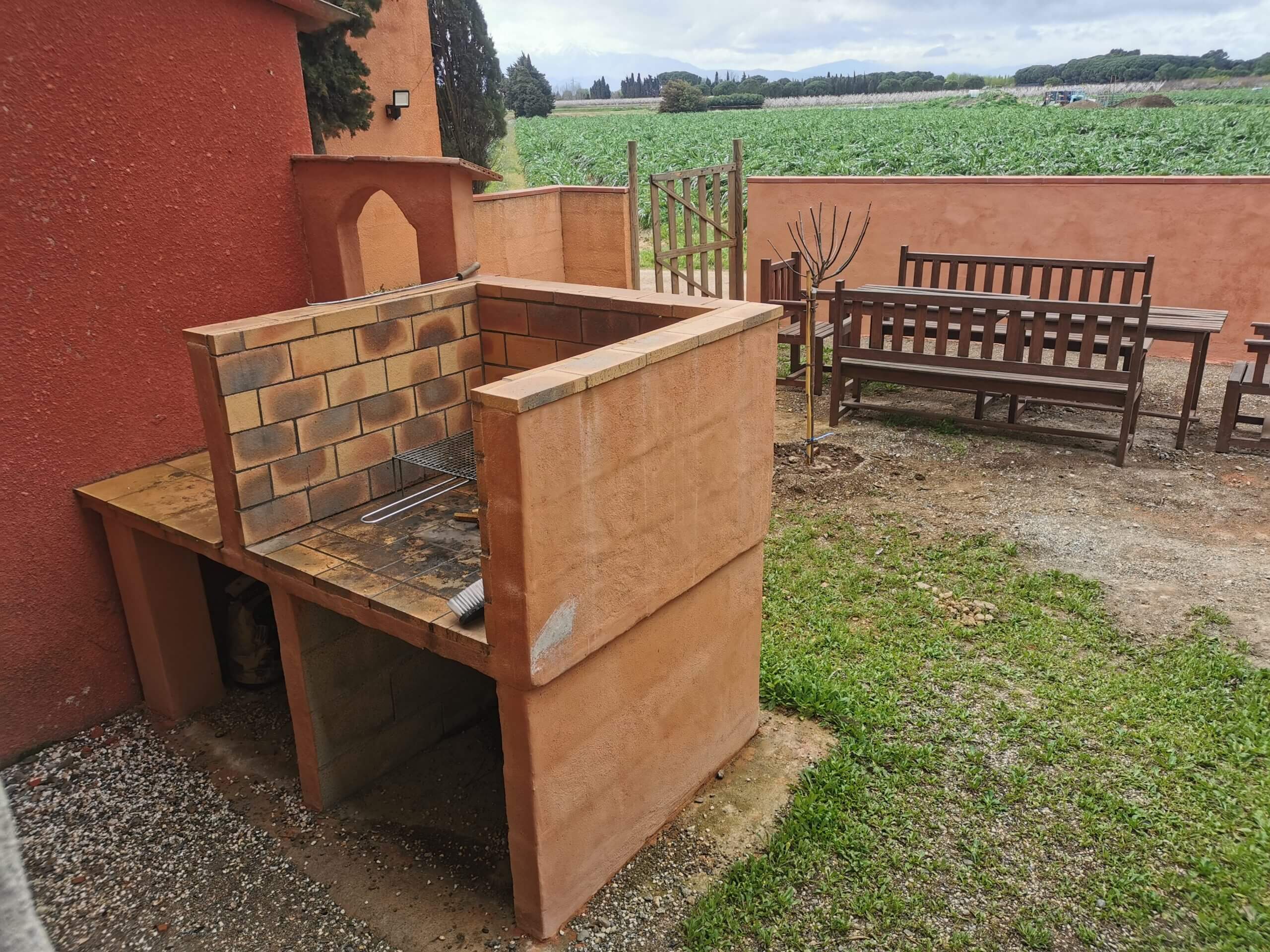 Gites et Chambres Hôtes le Le Mas Bazan Gîtes & Chambres d'hôtes à Proximité de Collioure prêt de Collioure barbecue-gite-vacances-nature